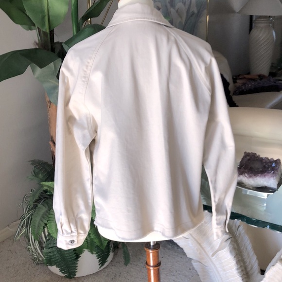 SZ S DENIM JACKET WITH BOTTOM FRAYED EDGES OVERSIZED LIKE NEW - Picture 5 of 7